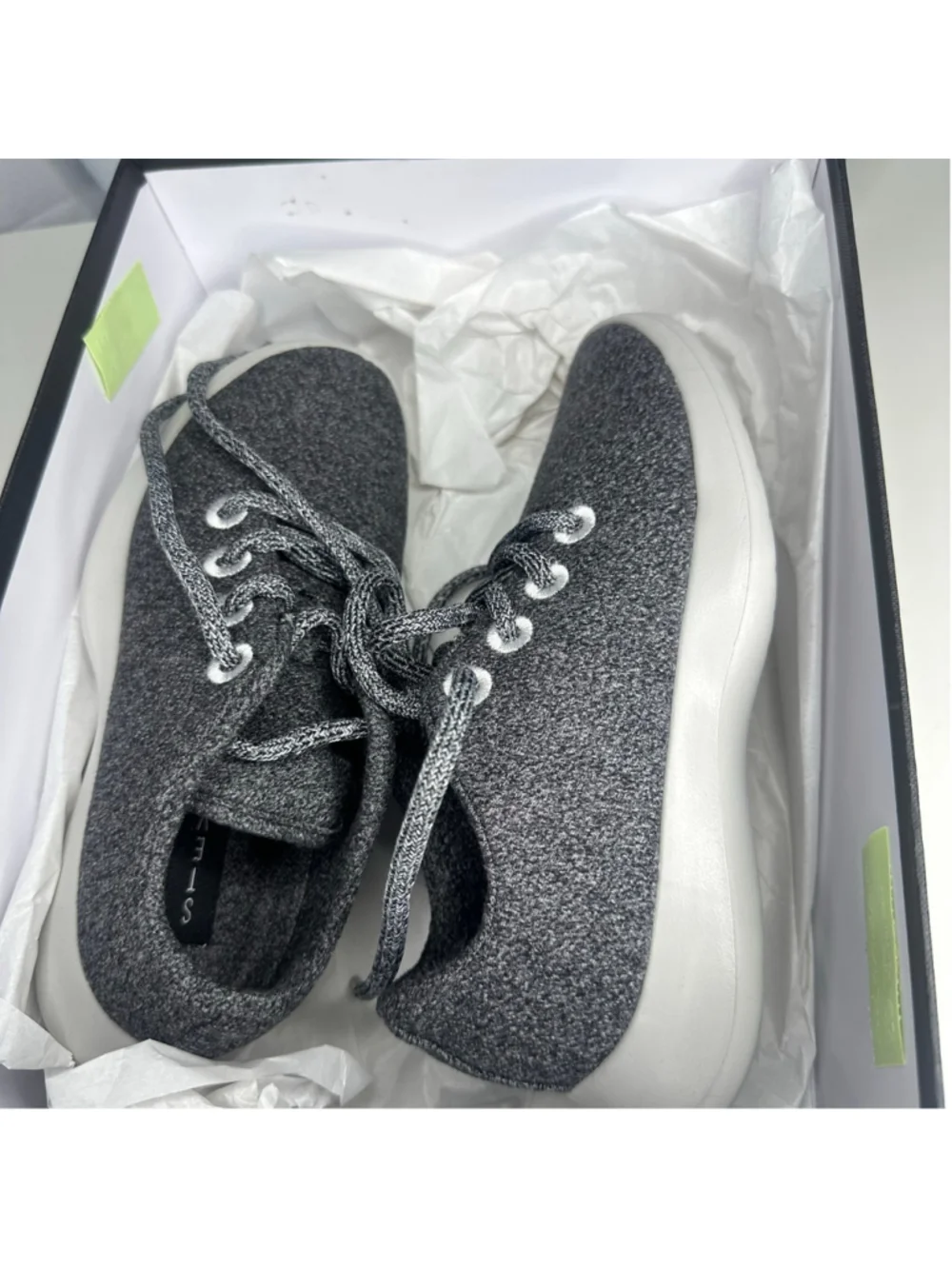 New NIB Gray Steve Madden 